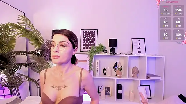 Adele  Novak online show from 07/09/26, 08:24