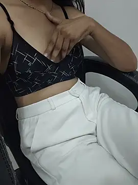 Snapshot of Ritika_jha01 chatting on 06/20/26, 05:43 Ritika jha01 online show from 06/20/26, 05:43
