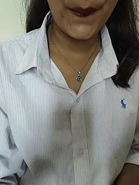 Snapshot of Ritika_jha01 chatting on 07/11/26, 05:10 Ritika jha01 online show from 07/11/26, 05:10