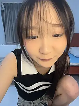 Snapshot of zhili77888 chatting on 07/17/26, 12:23 zhili77888 online show from 07/17/26, 12:23