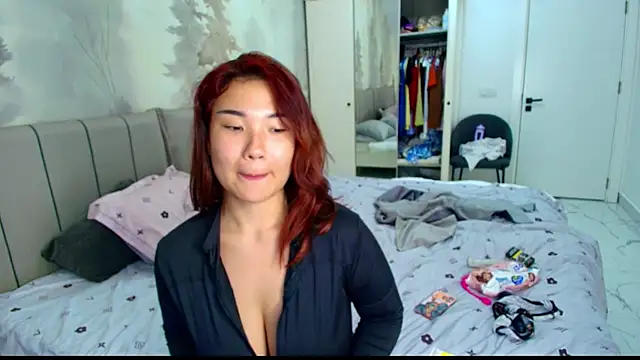Snapshot of AsianLumi chatting on 07/05/26, 06:15 AsianLumi online show from 07/05/26, 06:15