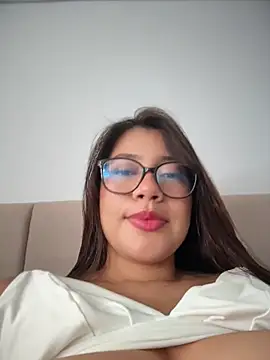 Snapshot of Saracalderon chatting on 07/19/26, 01:15 Saracalderon online show from 07/19/26, 01:15