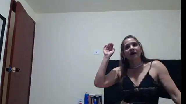 Snapshot of Milf_Maway chatting on 07/02/26, 08:37 Milf Maway online show from 07/02/26, 08:37