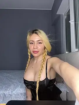 Snapshot of sabriloirinha chatting on 06/15/26, 01:08 sabriloirinha online show from 06/15/26, 01:08