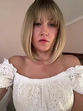 LunaFoxs online show from 07/17/26, 12:45