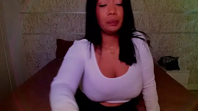 NicolePasqualott online show from 04/03/26, 12:36