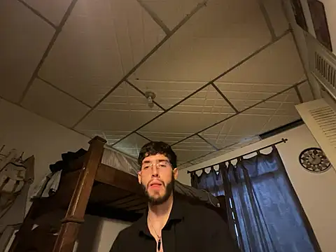 Snapshot of Leo_Saint_ chatting on 06/14/26, 07:16 Leo Saint online show from 06/14/26, 07:16