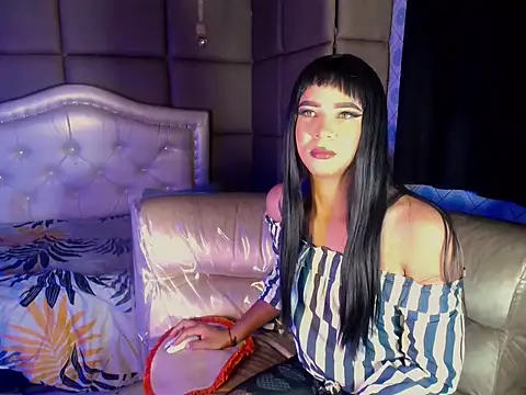 Clarissa Gill online show from 06/17/26, 10:43