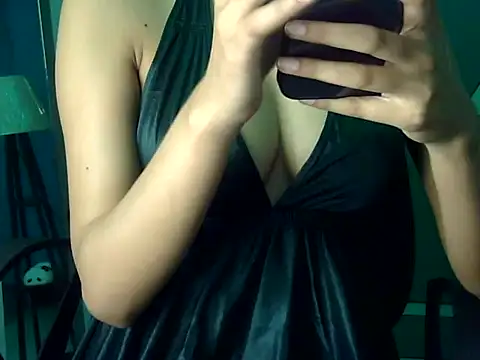 Snapshot of siyaaa_kapoor chatting on 07/18/26, 06:56 siyaaa kapoor online show from 07/18/26, 06:56