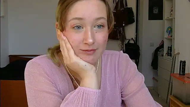 Snapshot of yourcherry3 chatting on 06/23/26, 06:33 yourcherry3 online show from 06/23/26, 06:33