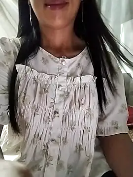 Snapshot of Helen-nn chatting on 07/04/26, 12:44 Helen-nn online show from 07/04/26, 12:44