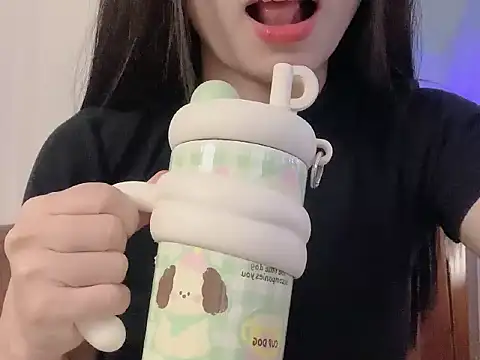 Snapshot of Myvy_vii chatting on 06/27/26, 02:23 Myvy vii online show from 06/27/26, 02:23