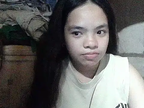 Snapshot of pretty_gia chatting on 06/17/26, 10:06 pretty gia online show from 06/17/26, 10:06