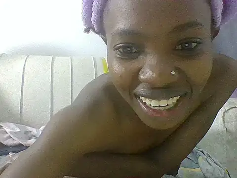 Snapshot of littlefrankie chatting on 06/20/26, 01:58 littlefrankie online show from 06/20/26, 01:58