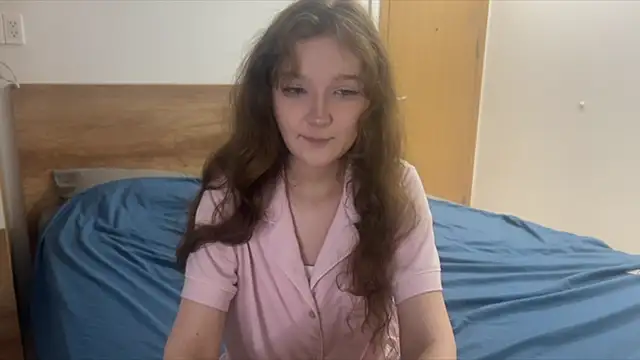 Snapshot of Ela_Wish chatting on 06/25/26, 06:45 Ela Wish online show from 06/25/26, 06:45