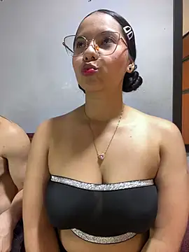 ColombianSexyCouple  online show from 07/06/26, 05:26