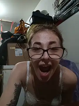 Snapshot of NeedyNina chatting on 06/17/26, 02:14 NeedyNina online show from 06/17/26, 02:14