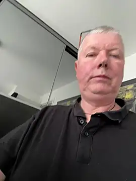 Snapshot of cumboy chatting on 04/28/26, 12:10 cumboy online show from 04/28/26, 12:10