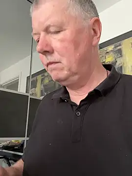 Snapshot of cumboy chatting on 05/11/26, 11:49 cumboy online show from 05/11/26, 11:49