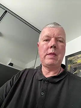 Snapshot of cumboy chatting on 06/05/26, 04:24 cumboy online show from 06/05/26, 04:24