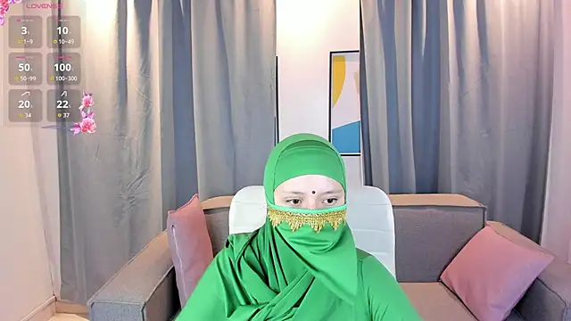 Snapshot of Nayla_Luxe chatting on 06/16/26, 01:47 Nayla Luxe online show from 06/16/26, 01:47
