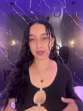 ZoeBlissX online show from 06/18/26, 11:25
