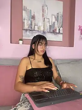 Snapshot of GabyLopez_Pink chatting on 07/07/26, 07:23 GabyLopez Pink online show from 07/07/26, 07:23