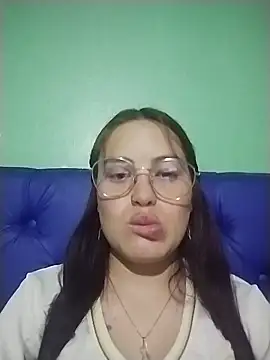Snapshot of Emma-Stt chatting on 06/17/26, 11:38 Emma-Stt online show from 06/17/26, 11:38