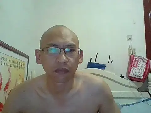 Snapshot of benly888 chatting on 07/04/26, 10:43 benly888 online show from 07/04/26, 10:43