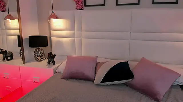 Snapshot of Chloe__fox_ chatting on 07/22/26, 03:42 Chloe fox online show from 07/22/26, 03:42
