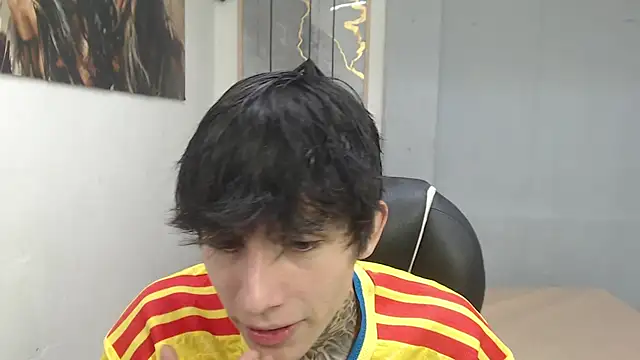 Snapshot of Cry_thereal chatting on 07/01/26, 07:32 Cry thereal online show from 07/01/26, 07:32