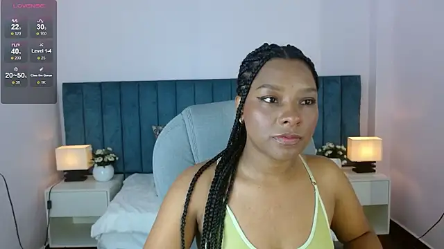 Snapshot of Val_naughty chatting on 06/17/26, 05:32 Val naughty online show from 06/17/26, 05:32