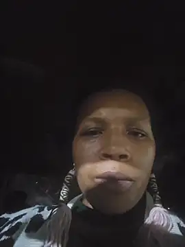 Snapshot of NAOMIdaFreakXXXXX chatting on 11/26/25, 01:06 NAOMIdaFreakXXXXX online show from 11/26/25, 01:06