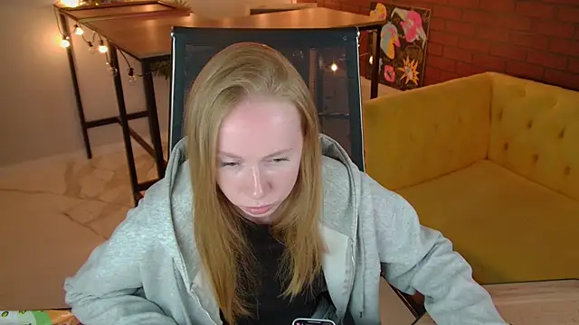 BellaRosewood online show from 06/28/26, 05:24
