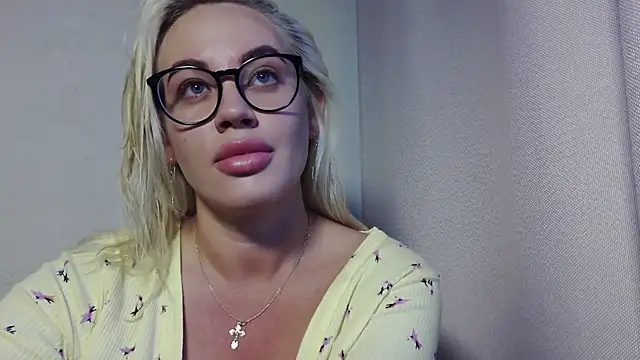 Snapshot of MariaTravel chatting on 07/03/26, 03:51 MariaTravel online show from 07/03/26, 03:51