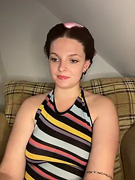 Snapshot of European-beauty chatting on 06/18/26, 10:03 European-beauty online show from 06/18/26, 10:03