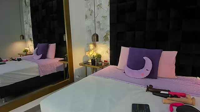 Snapshot of CharlotteG_ chatting on 07/11/26, 01:14 CharlotteG online show from 07/11/26, 01:14