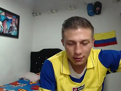 Snapshot of Stiiveen777 chatting on 07/04/26, 11:44 Stiiveen777 online show from 07/04/26, 11:44