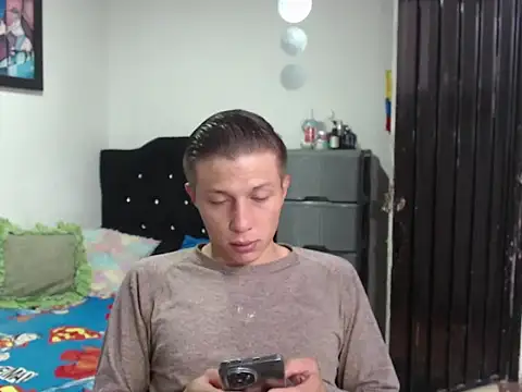 Snapshot of Stiiveen777 chatting on 07/15/26, 12:32 Stiiveen777 online show from 07/15/26, 12:32