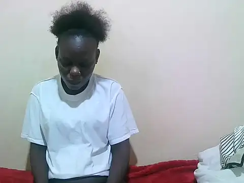 Snapshot of bianca_love2 chatting on 07/07/26, 07:56 bianca love2 online show from 07/07/26, 07:56