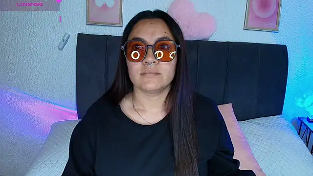 Snapshot of samm_curvy chatting on 07/02/26, 11:22 samm curvy online show from 07/02/26, 11:22
