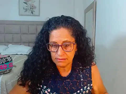 Snapshot of juanitaaxoox chatting on 07/18/26, 01:37 juanitaaxoox online show from 07/18/26, 01:37