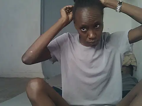 Beutypetite1 online show from 08/01/26, 10:58