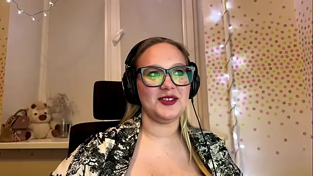 TashaDarm online show from 06/20/26, 07:27