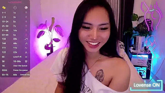 Snapshot of Bell_PepperHot chatting on 07/29/26, 05:33 Bell PepperHot online show from 07/29/26, 05:33
