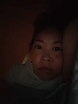 Snapshot of Emxinh-milo chatting on 06/20/26, 01:30 Emxinh-milo online show from 06/20/26, 01:30