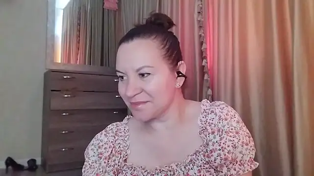 Lauralison online show from 07/18/26, 02:32