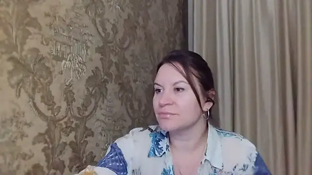 Lauralison online show from 07/24/26, 08:40