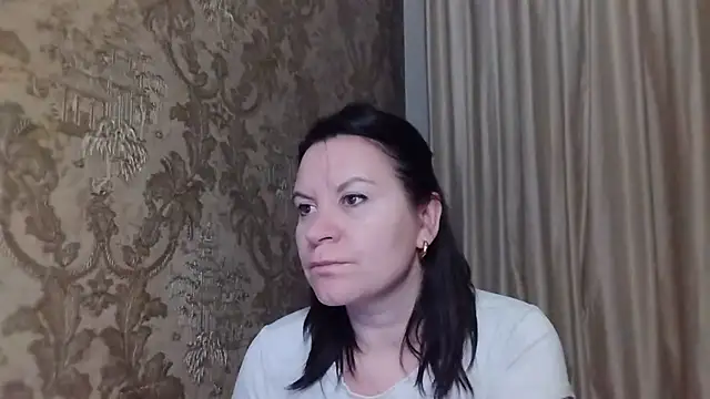 Lauralison online show from 08/06/26, 09:17