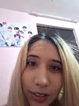 Snapshot of Honeycitabomnita chatting on 06/20/26, 11:51 Honeycitabomnita online show from 06/20/26, 11:51